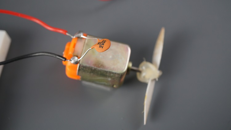 Mini DC Motor with capacitor